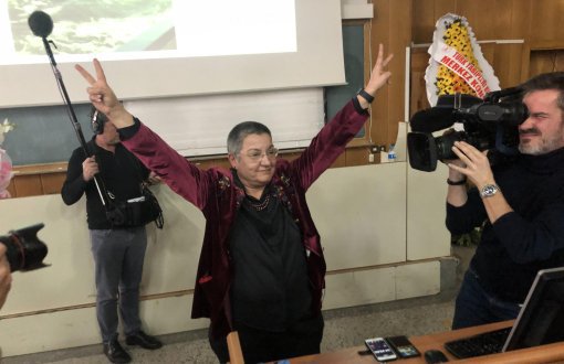 'Zorunlu' emekliliğe ayrılan Prof. Dr. Fincancı son dersini verdi